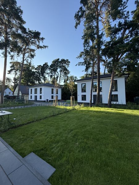 Einziehen und genießen: Exklusive Villa in bester Qualität vor den Toren Berlins